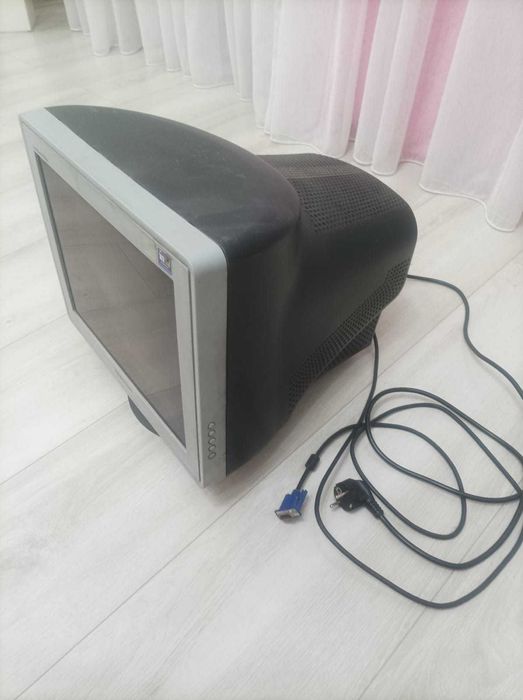 Монитор Samsung SuncMaster 793 MG