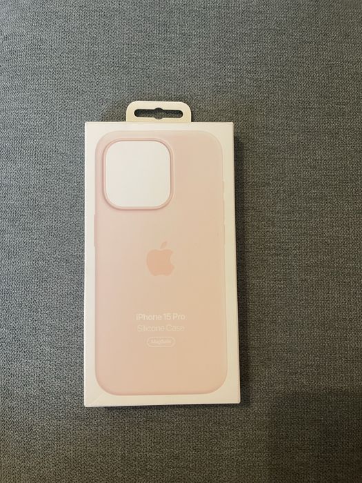 Чисто нов силиконов калъф за iPhone 15 Pro