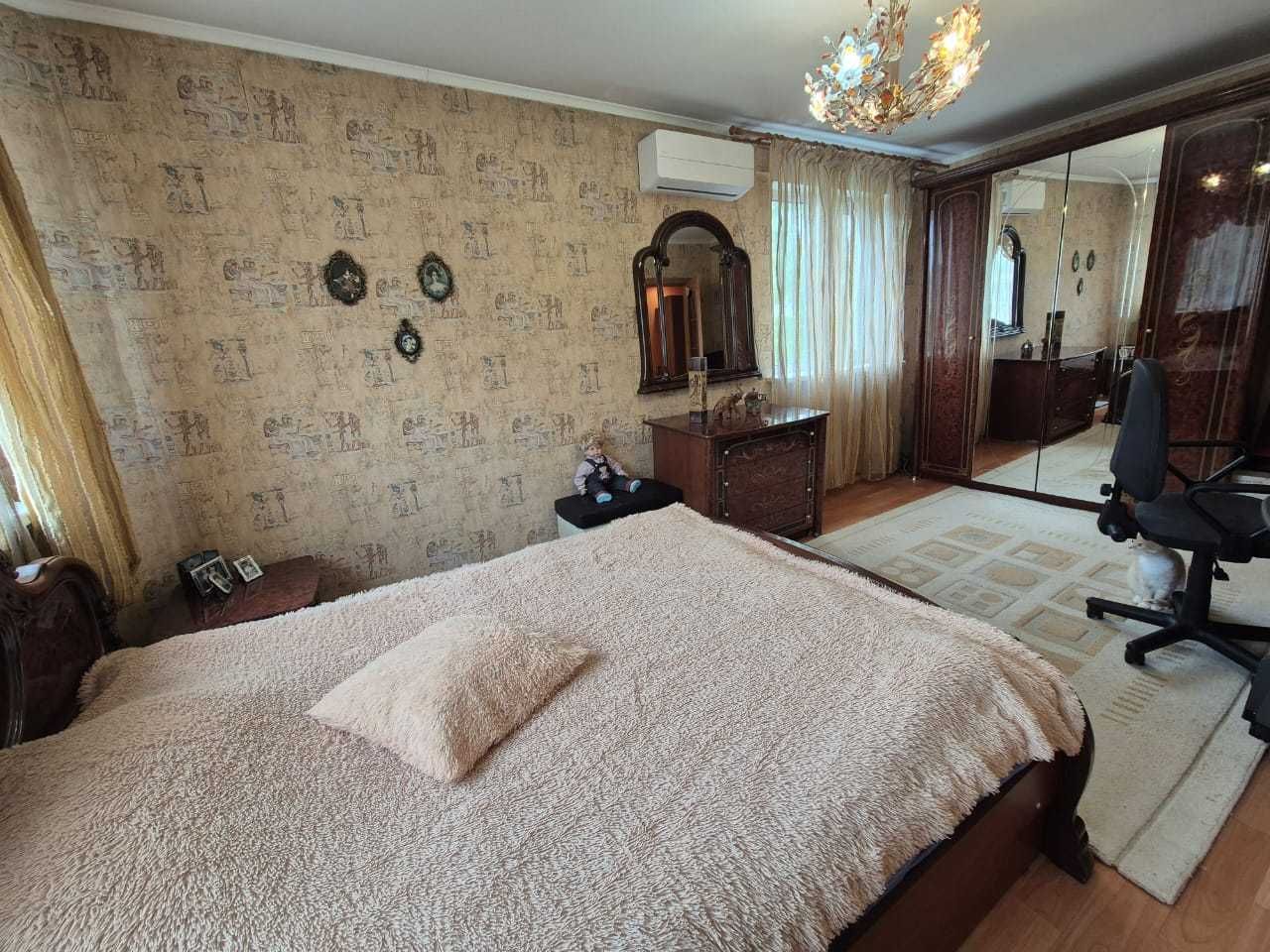 Продам 3 комнатную квартиру в центре