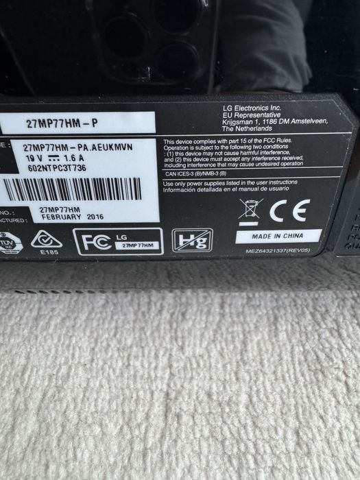 Монитор LG 27 MP77HM