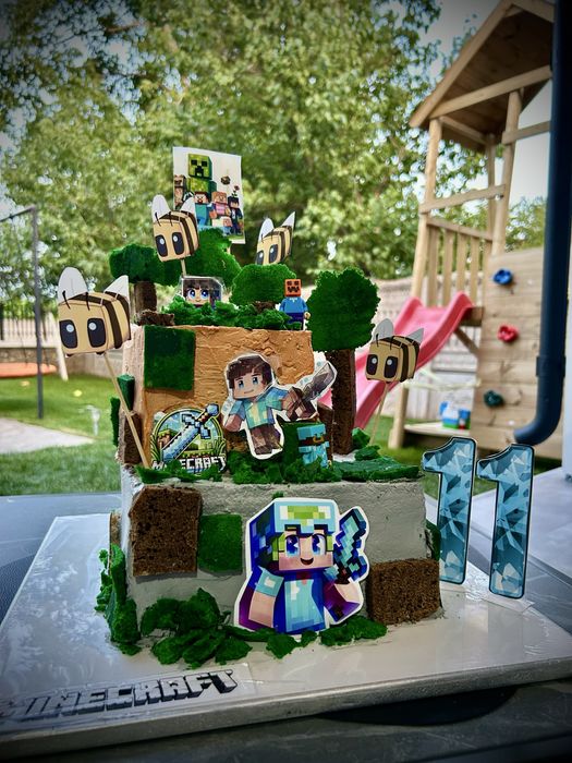 Realizez torturi si prajituri la cerere