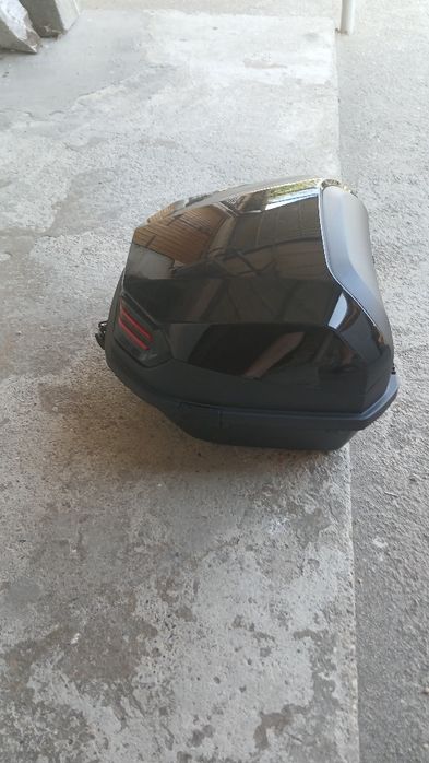 Vand top case pt.scuter negru mat