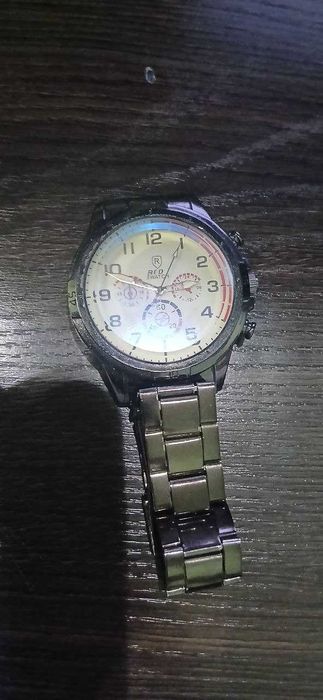 Часы продаю хорошие