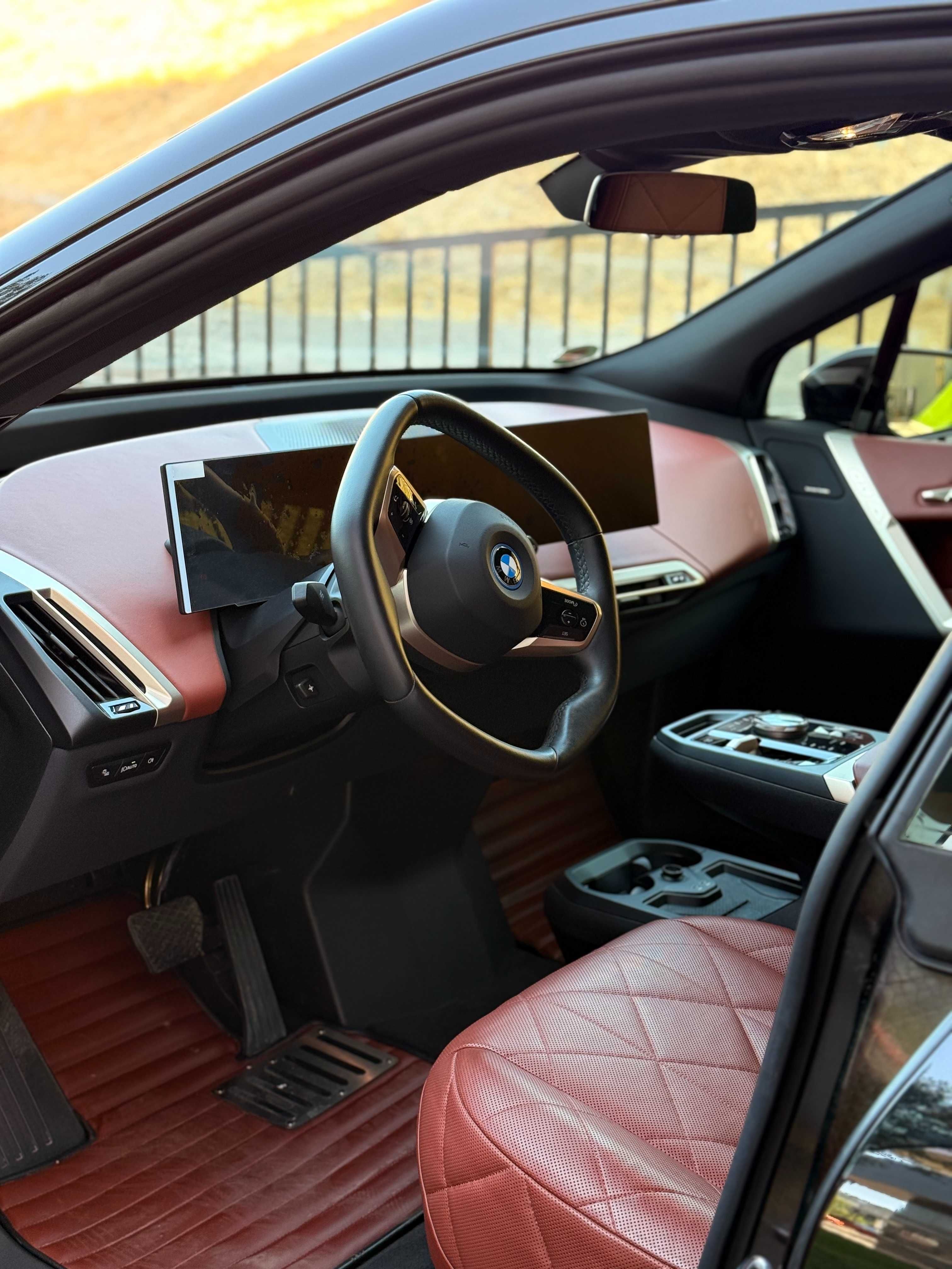 BMW iX - CКИДКА 50%!  Собственник