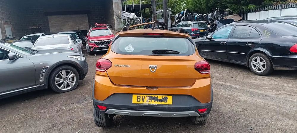 Dezmembrari / Dezmembrez Dacia Sandero 1.0 H4D cutie viteze manuală JT4(004) cod culoare TEEPY