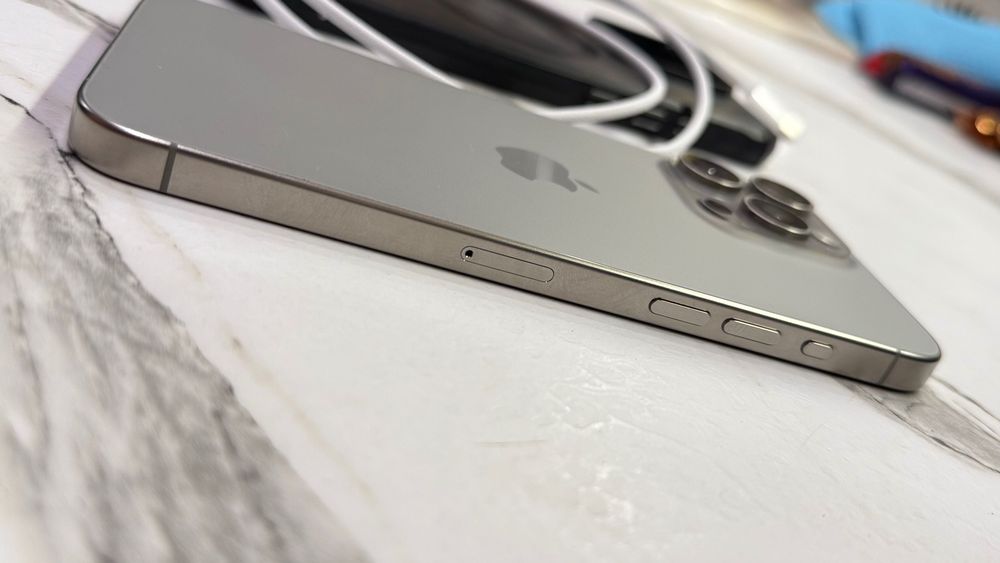 iPhone 15 Pro Max 256GB – Отлично състояние