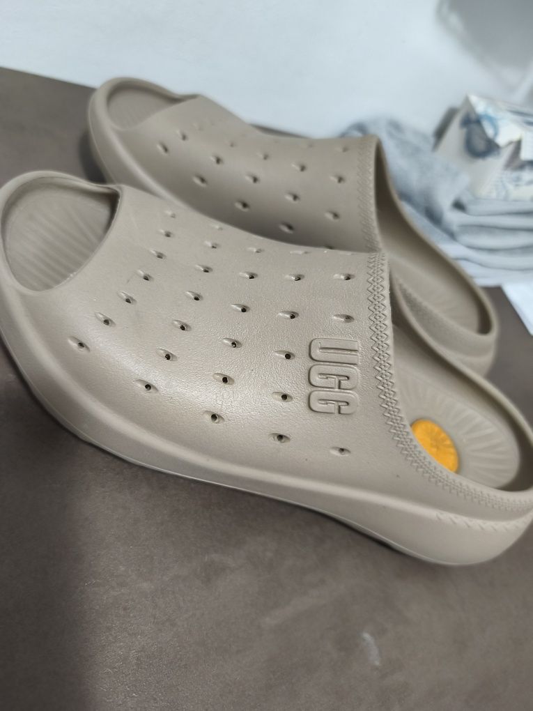 Slapi ugg.originali
