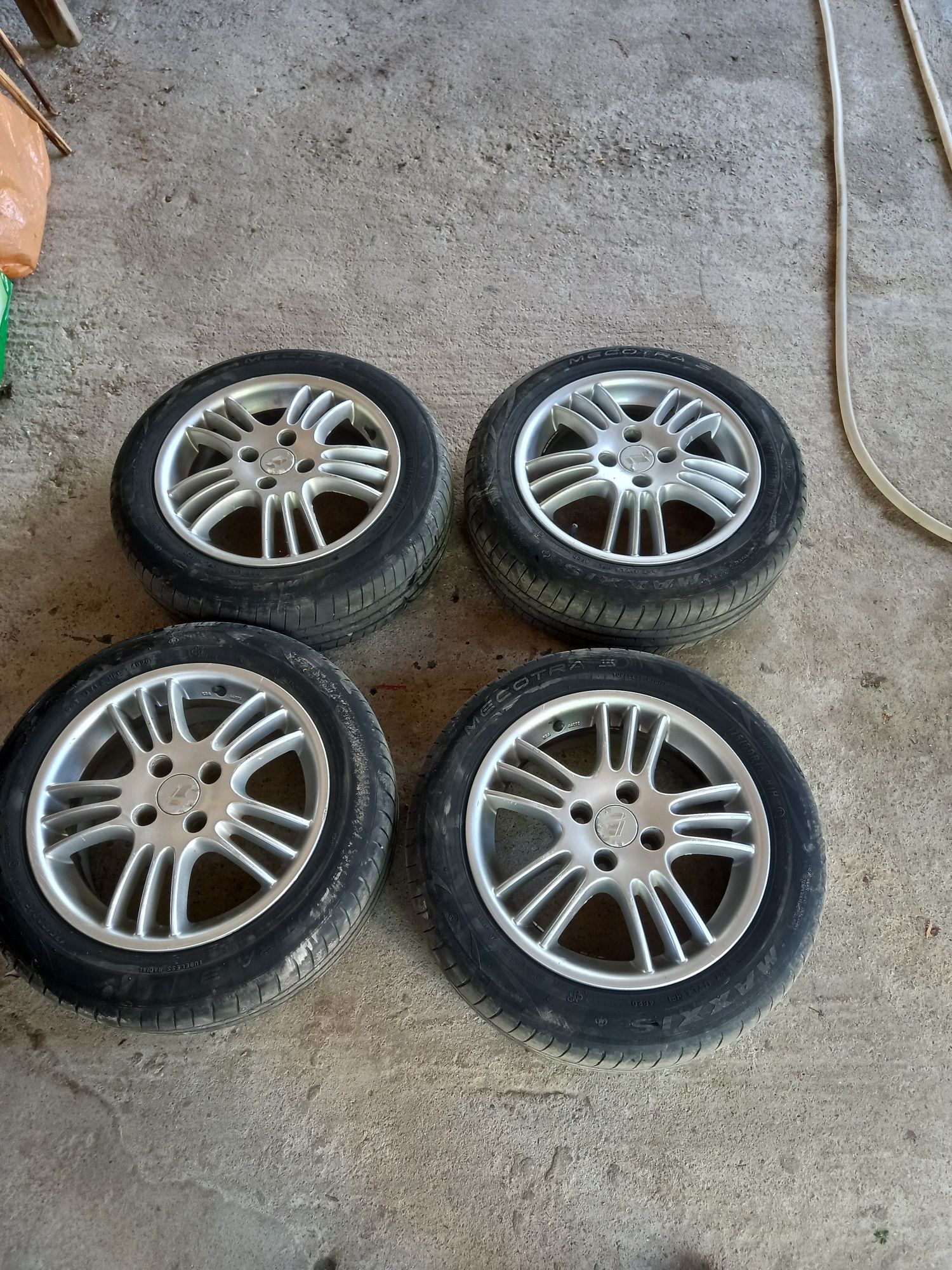 Cauciucuri + jante 175/60 R15