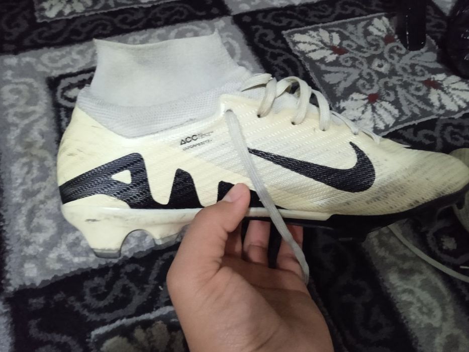 Butsi holati yaxshi 2   3 marta kiyilgan yangidan turibd... 42 razmer