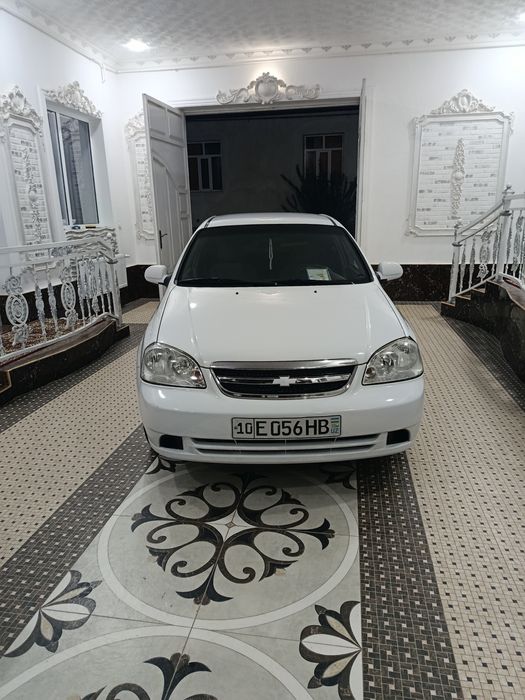 Lasetti  2010. Bexarajat.