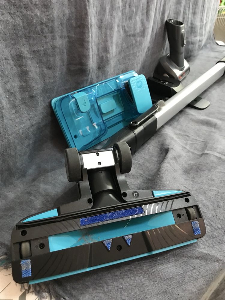 Вертикална прахосмукачка Philips SPEEDPRO Aqua 3in1
