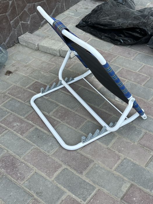 Жаткан адмга Арка тирегиш