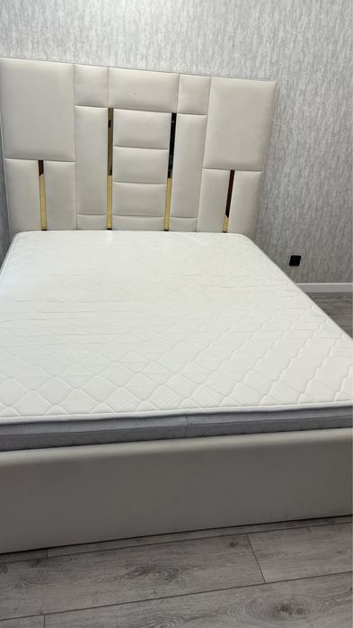 Шикарный спальный кровать