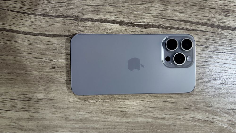 Iphone 15 promax 256 gb titan