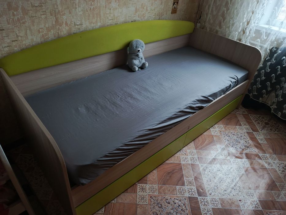 Кровать подростковая