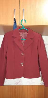 Пиджак бордовый и жилетку для девочки 1-2 класс