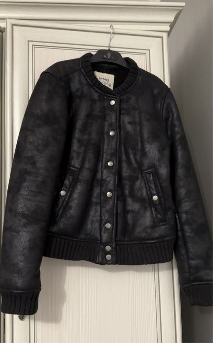 Продам женскую куртку