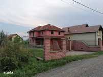 Casa - vila de vanzare construita in stil italian