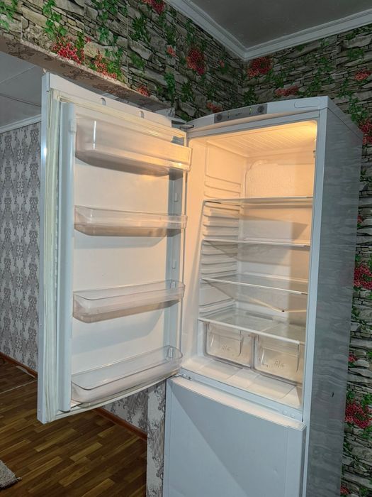 Холодильник хорошо работает