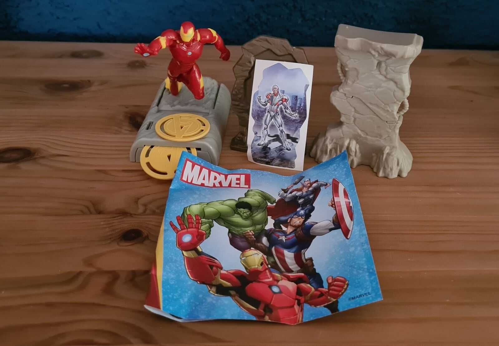 Фигурки от Kinder Maxi XXL-  Отмъстителите (Avengers)