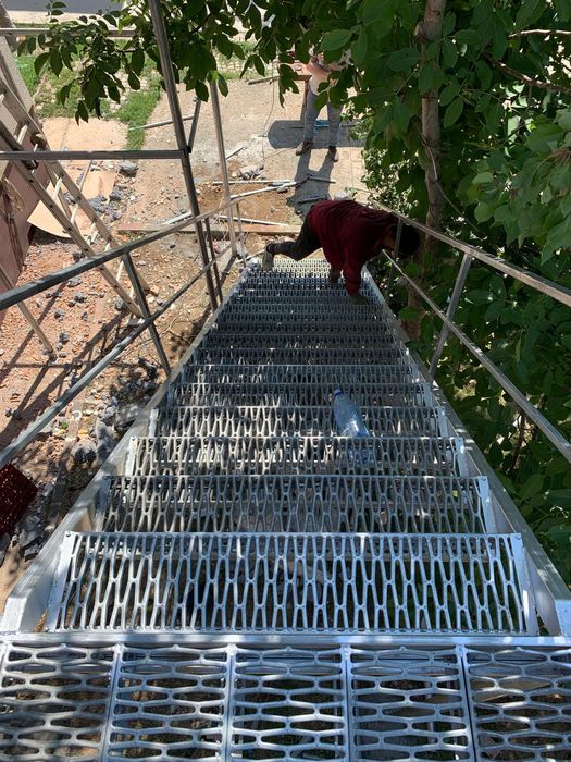 Scara metalica zincata  exterioara pentru ,case, beciuri și incendii