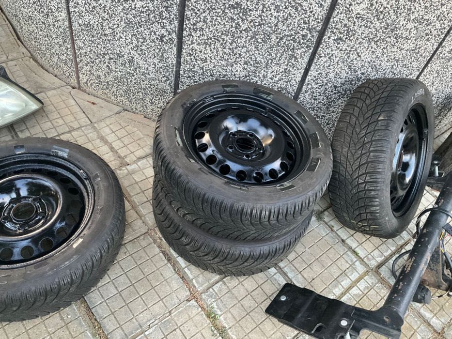 Зимни гуми LASSA 205/55/16 и джанти от Опел Вектра C