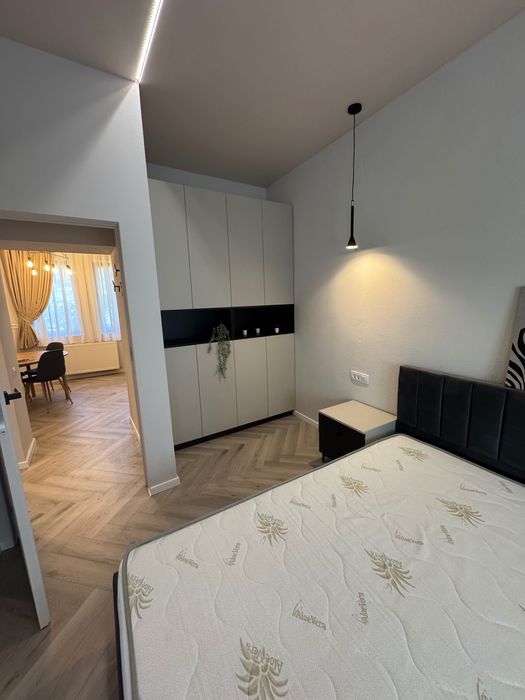 Inchiriez apartament cu 2 camere, in casa, acces la curte