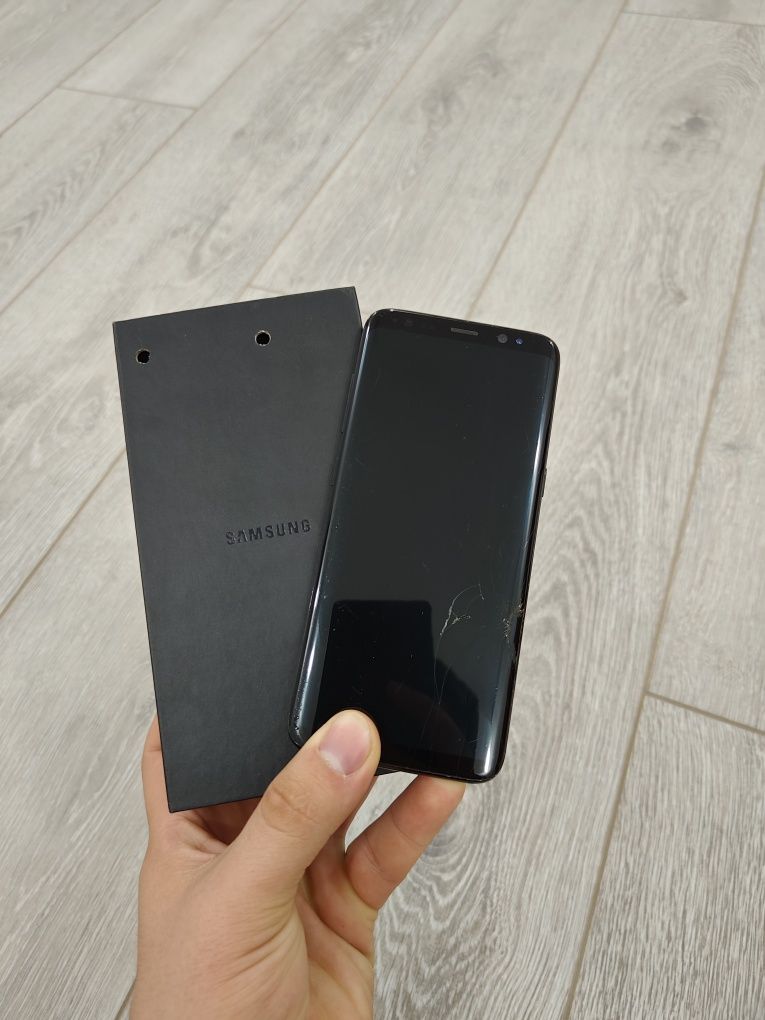 Samsung s10 plus  Not 10 sotildi ekrani ketkan