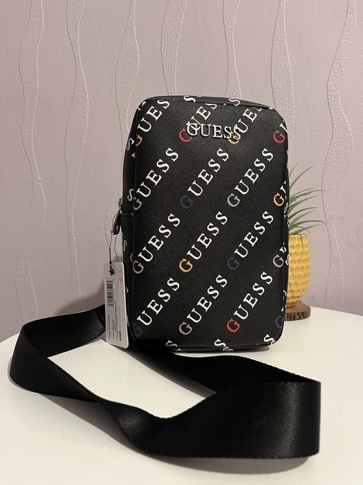 Оригинална чанта за рамо Guess