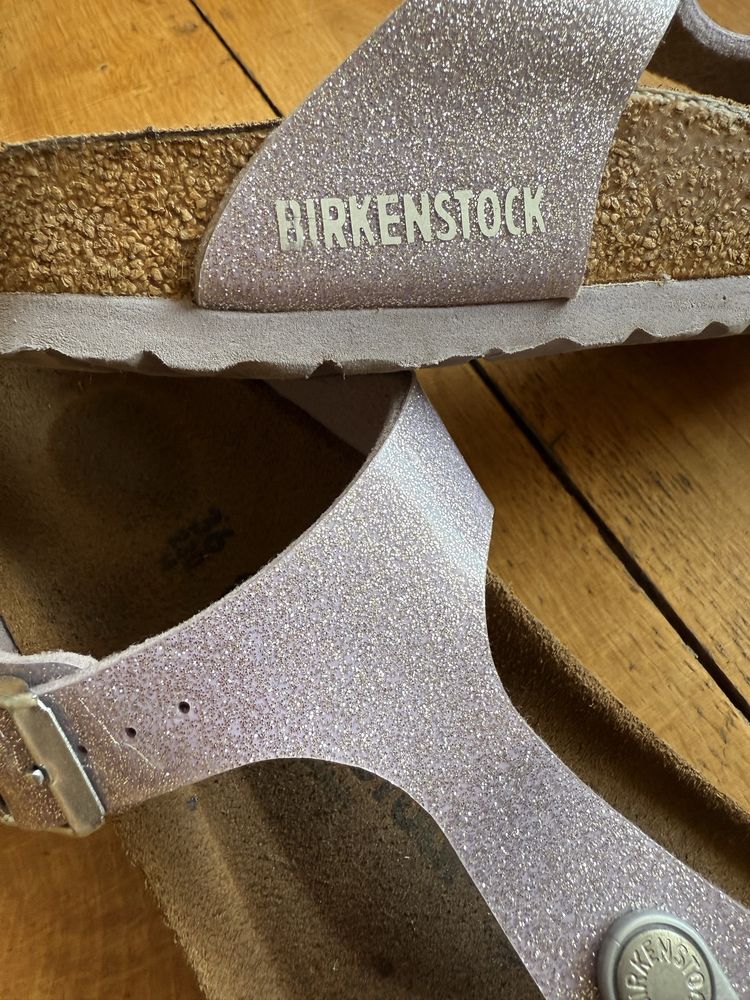 Birkenstock Gizeh, за модерно момиченце
