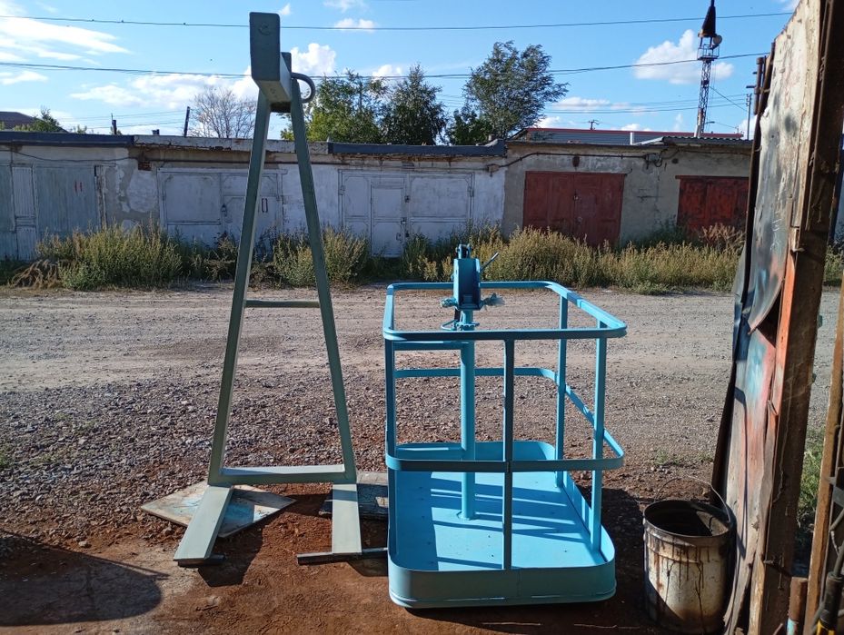 Вилы и корзина на манипулятор