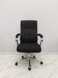 Офисное кресло для руководителя и персонала модель Нютон