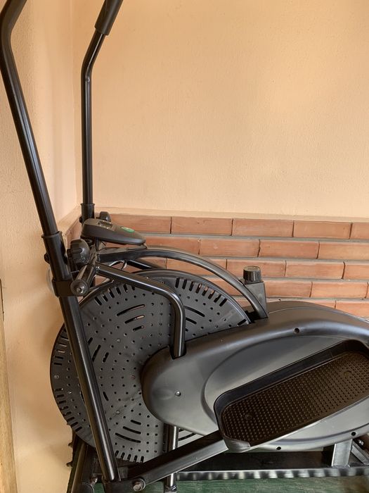 Bicicleta eliptica cu mânere