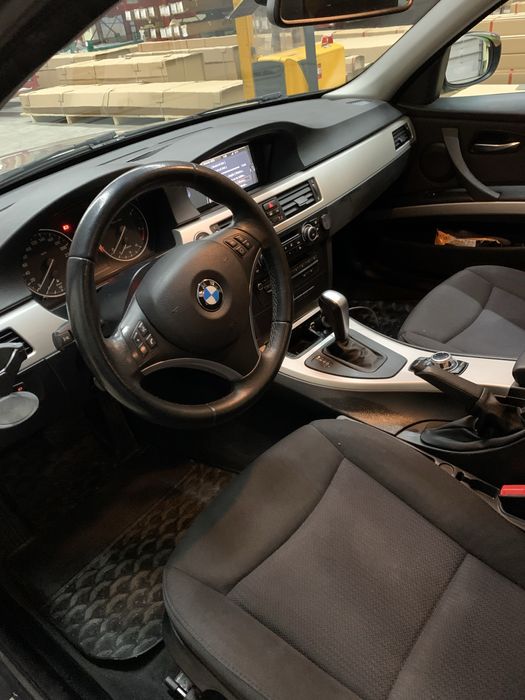 BMW 318d Touring E91 – Automat