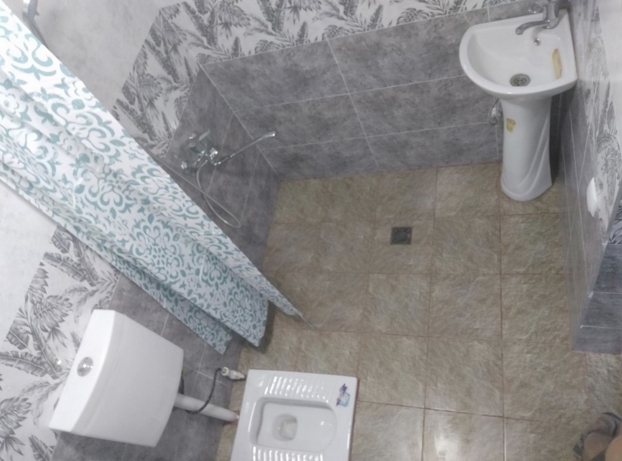 Oqtoshda toza hovoga dam olishga keladiganlar uchun oilaviy arzon dach