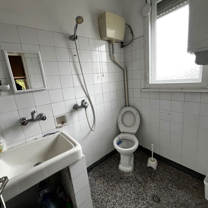 Двуетажна къща 160кв.м + двор 1200кв. м