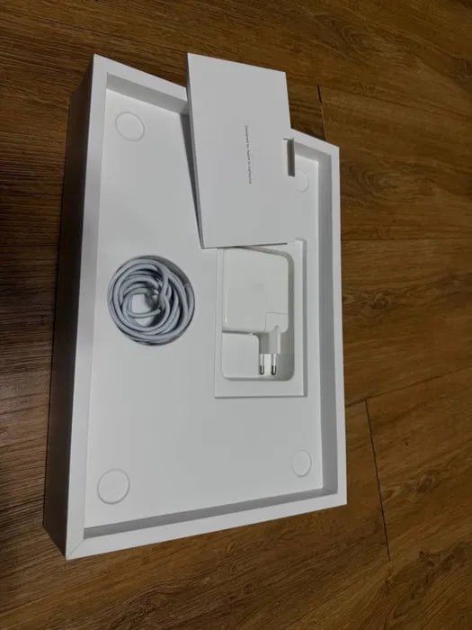 Macbook pro M1 Alo holatda