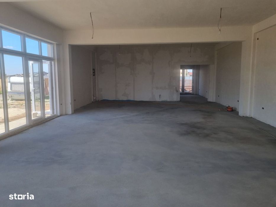 Clădire De Închiriat!