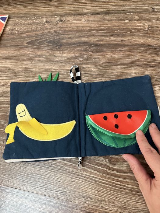 Lot jucarii interactive, carti senzoriale, tummy time, zornaitoare