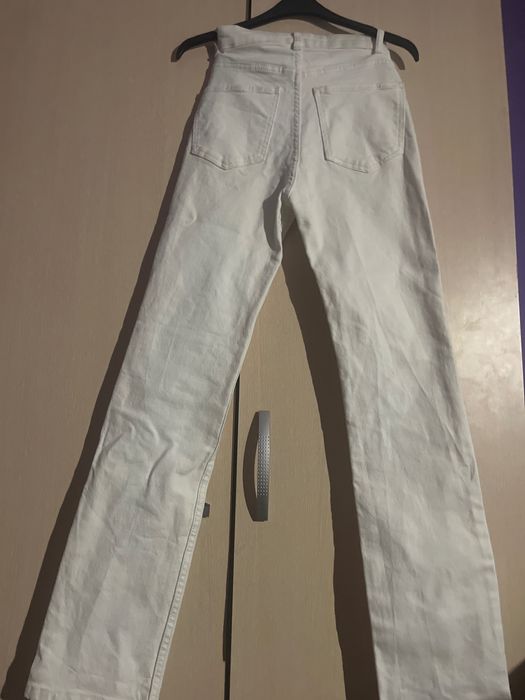 Бели дънки с широки крачоли Bershka