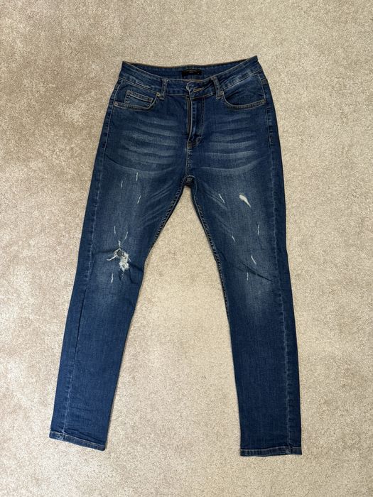 Vand blugi in stare buna