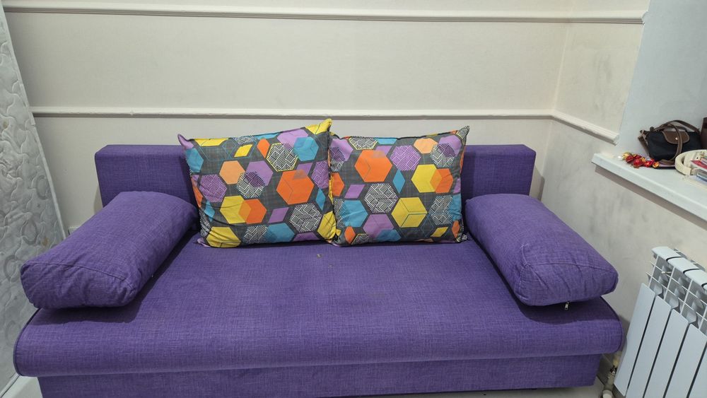 Кровать двухспальняяс матрасом,тахта