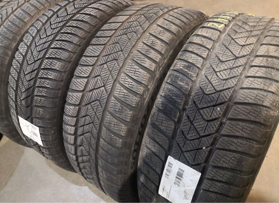 225 40 19 цола Pirelli dot 23