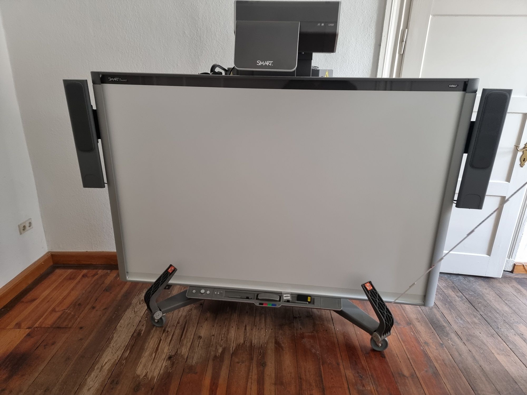 TV proiector tablă smart board ux 60