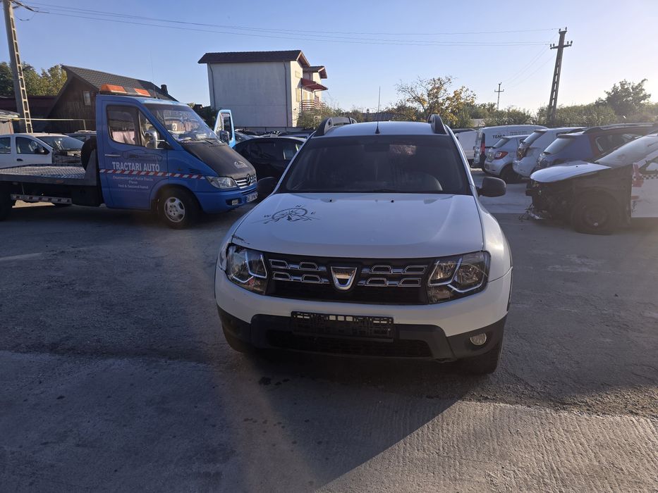 Dezmembrez Dacia Duster 1.5 dci 4x4 2015 volan stanga