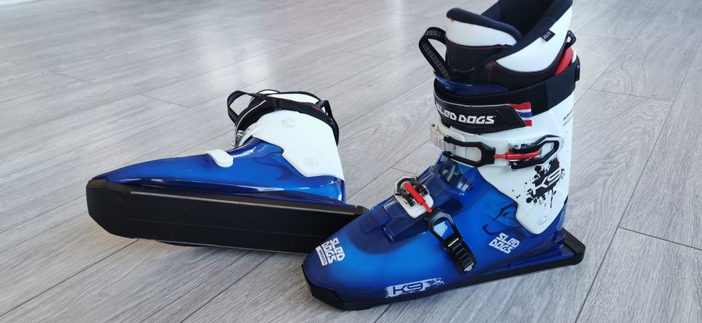 Snowskates Sled Dogs k9