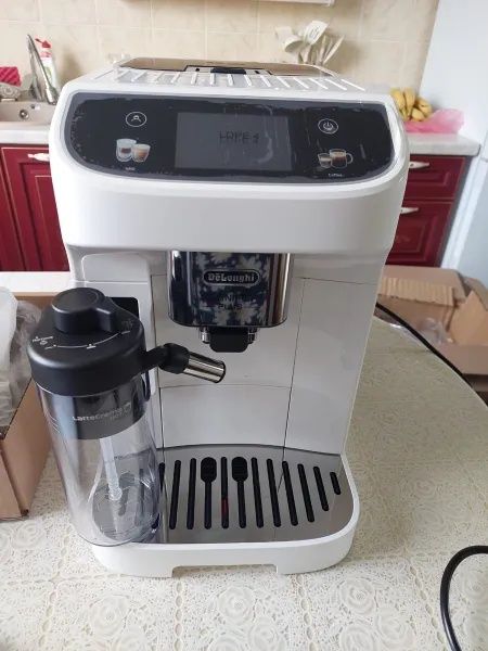 Кофемашина DeLonghi Magnifica Plus ECAM320.60.B / W