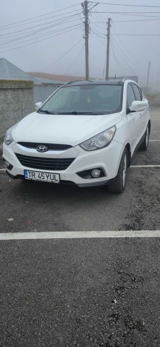 Vând Hyundai ix35