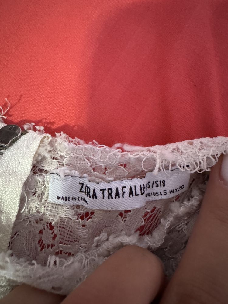 Дамски дантелен топ Zara