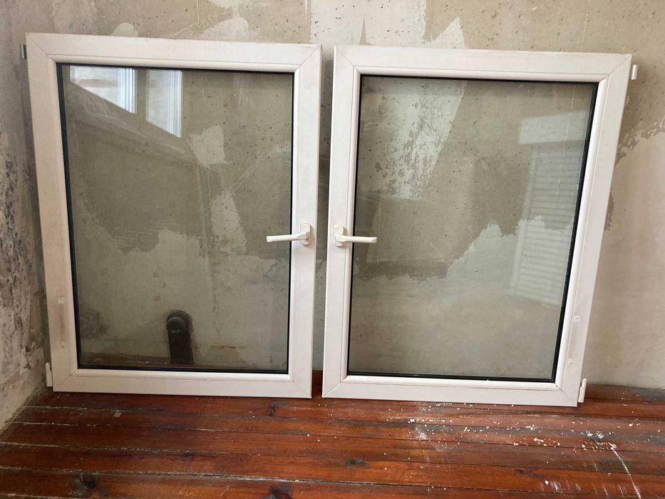 Употребявна PVC дограма - Прозорец + Комарник +Външна ролетна щора